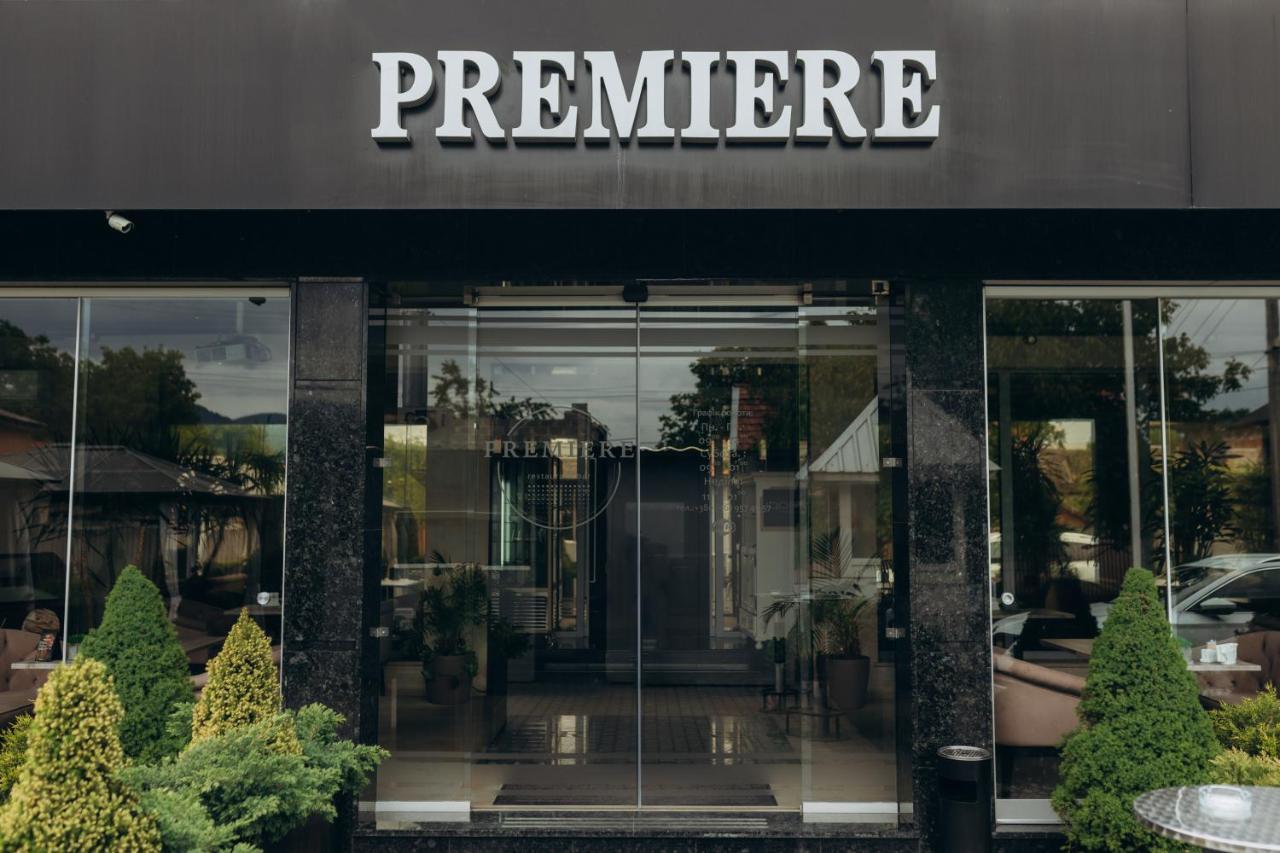 Premiere Hotel 후스트 외부 사진